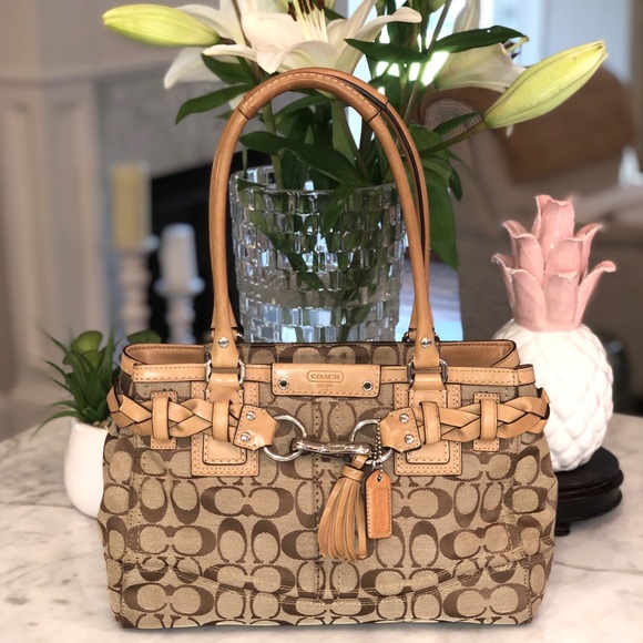 Coach Handbags - Coach Hamptons Signature Canvas Carryall Nice Bag.